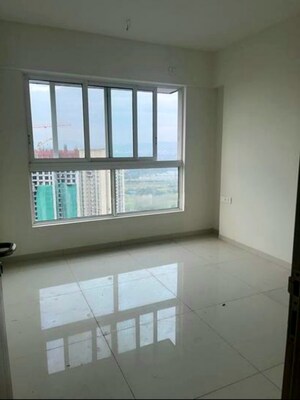 Room in 3 BHK Apartment at The Wadhwa Atmosphere, Mulund West – for Sale