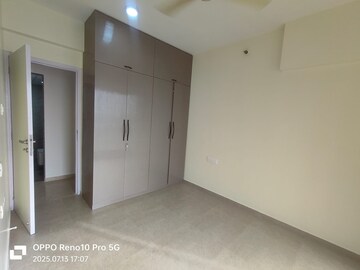 Room in 2 BHK Apartment at Kanakia Silicon Valley, Powai – for Rent