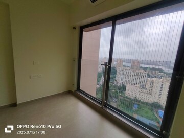 Room in 2 BHK Apartment at Kanakia Silicon Valley, Powai – for Rent