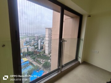 Room in 2 BHK Apartment at Kanakia Silicon Valley, Powai – for Rent
