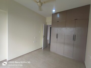 Room in 2 BHK Apartment at Kanakia Silicon Valley, Powai – for Rent
