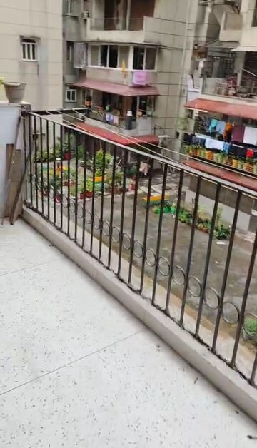 Balcony in 2.5 BHK Apartment at Vasant Apartment Mayur Vihar, Mayur Vihar 1 – for Rent