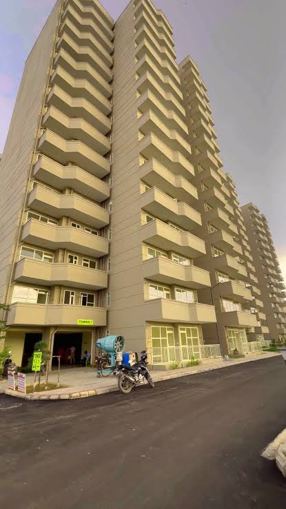 2 BHK Apartment For Sale in Pyramid Elite
