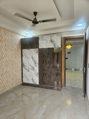 Room in 3 BHK Builder Floor at Sector 1 Greater Noida – for Sale