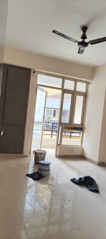 Room in 4 BHK Apartment at Bulland Heights, Sain Vihar – for Rent