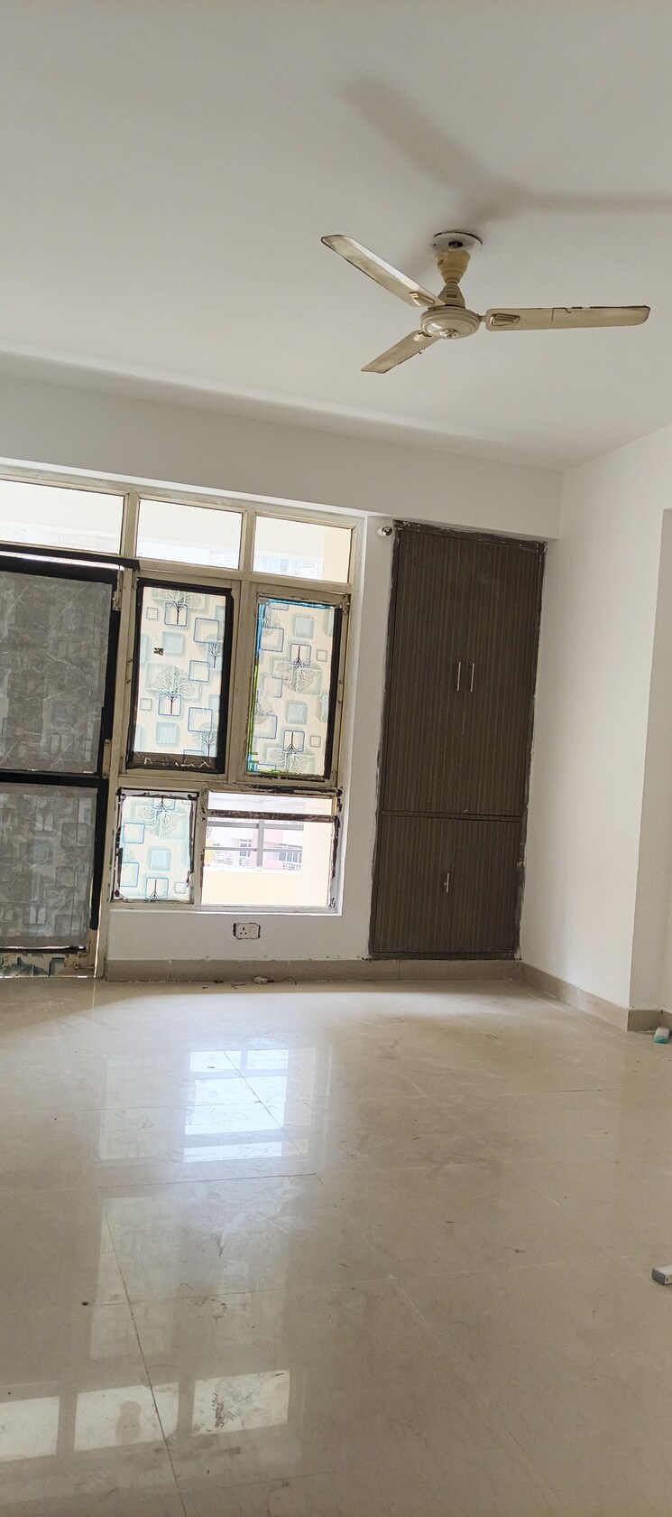 Room, bulland-heights 4 Bedroom 2350 Sq.Ft. Apartment In Sain Vihar Ghaziabad 8951089