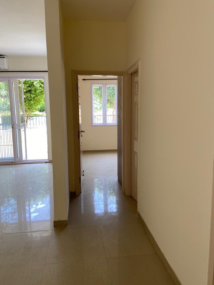 Room, emaar-emerald-floors 4 Bedroom 1750 Sq.Ft. Builder Floor In Sector 65 Gurgaon 8951105