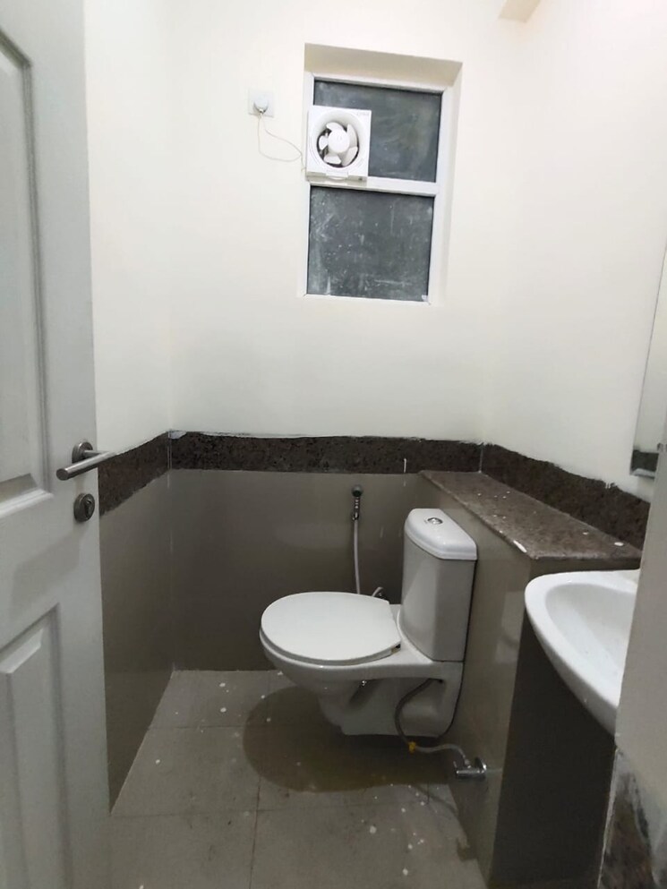 Master Bedroom, emaar-emerald-floors 4 Bedroom 1750 Sq.Ft. Builder Floor In Sector 65 Gurgaon 8951105