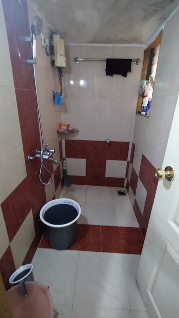 Bathroom in 1 BHK Apartment at Kandivali West – for Rent