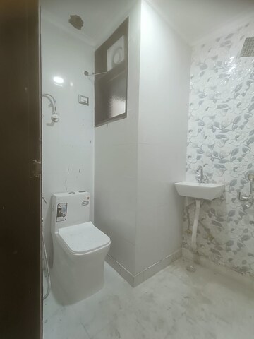Attached Bathroom in 1 BHK Builder Floor at Esteem Complex, Savitri Nagar – for Rent