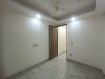 Living Room in 1 BHK Builder Floor at Esteem Complex, Savitri Nagar – for Rent