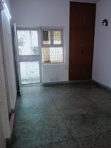 Room in 2 BHK Apartment at Patparganj – for Rent
