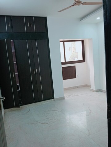Room in 2 BHK Apartment at Patparganj – for Rent