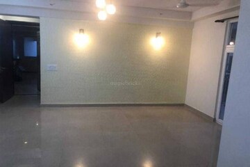 Room in 2 BHK Apartment at Supertech Ecovillage I, Sector 1 Greater Noida – for Rent