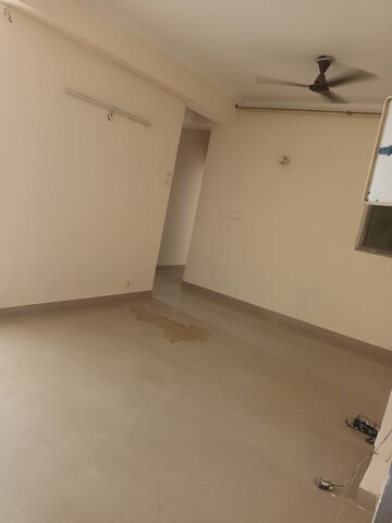Room in 2 BHK Apartment at Supertech Ecovillage I, Sector 1 Greater Noida – for Rent