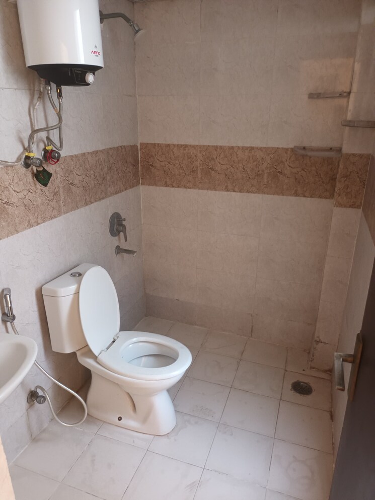 Bathroom, supertech-ecovillage-i 2 Bedroom 890 Sq.Ft. Apartment In Sector 1 Greater Noida Greater Noida 8951164