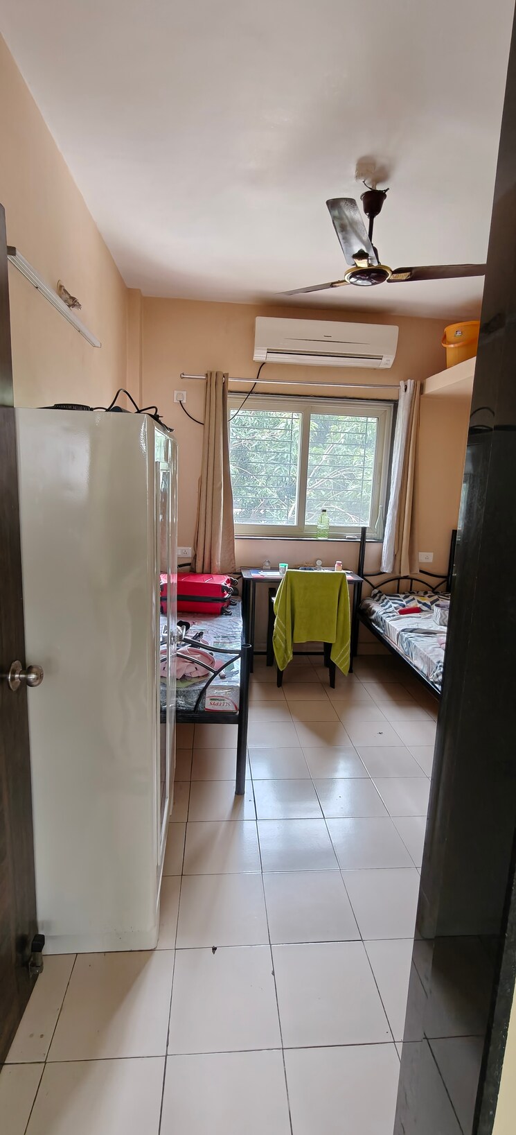 Room, senapati bapat road Pg For Girls In Senapati Bapat Road 8951179