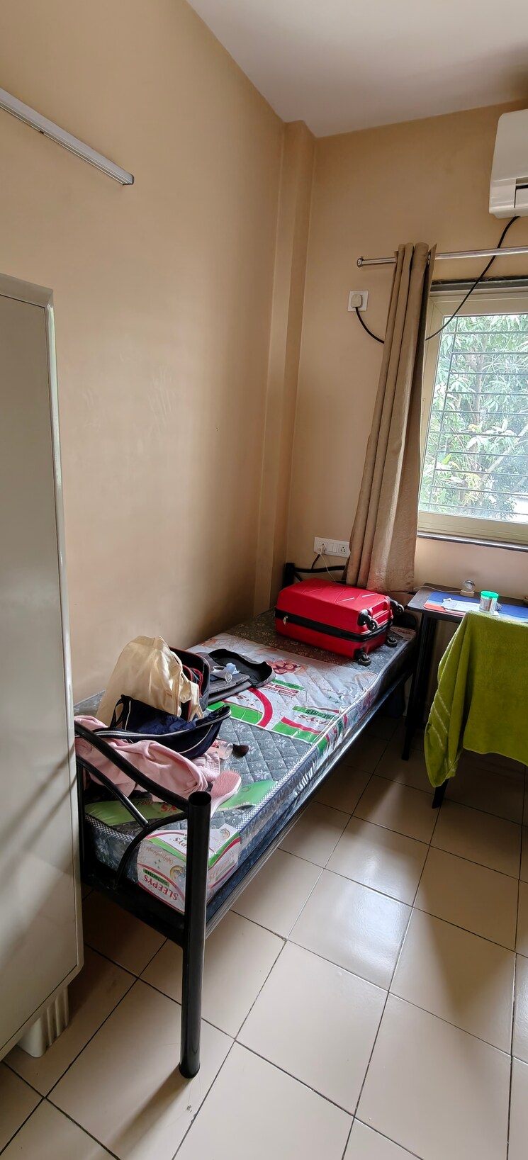 Room, senapati bapat road Pg For Girls In Senapati Bapat Road 8951179