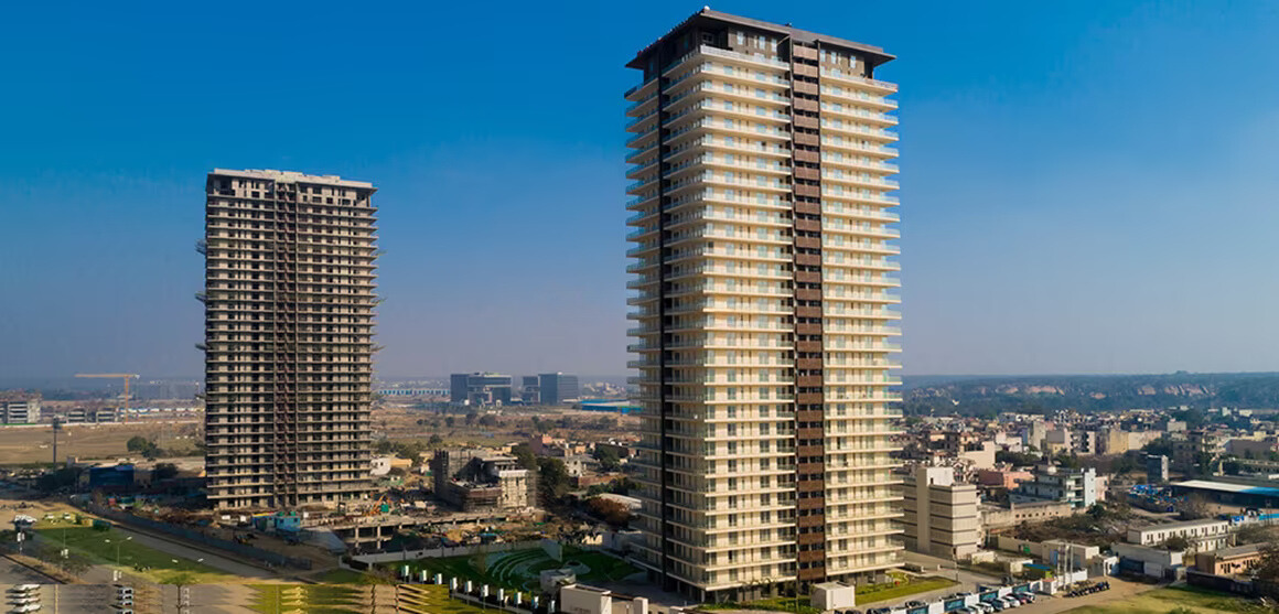 3.5 BHK + Servant Room Apartment For Sale in Mahindra Luminare