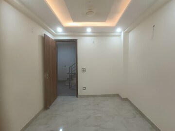 Room in 1 BHK Builder Floor at Savitri Nagar – for Rent