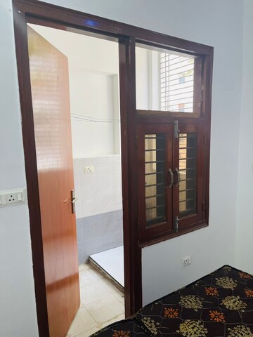 Room in 1 BHK Builder Floor at SS Southend Floors, South City 2 – for Rent