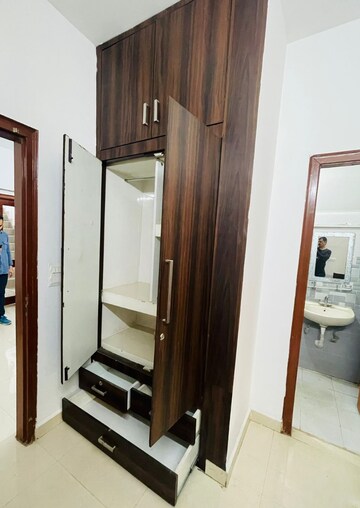 Building Lobby in 1 BHK Builder Floor at SS Southend Floors, South City 2 – for Rent