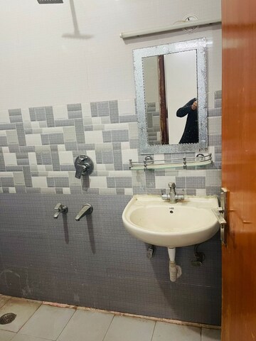Bathroom in 1 BHK Builder Floor at SS Southend Floors, South City 2 – for Rent
