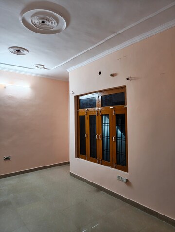 Room in 2 BHK Independent House at Gomti Nagar – for Rent