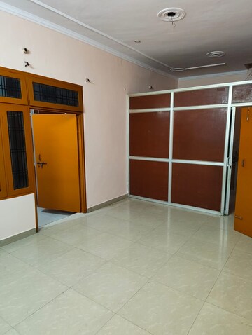 Room in 2 BHK Independent House at Gomti Nagar – for Rent