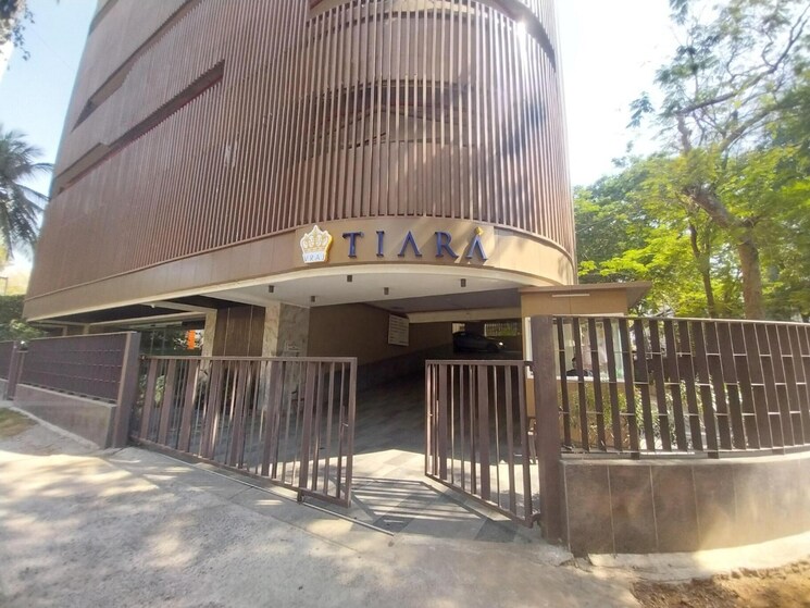 Exterior View, vraj-tiara 4 Bedroom 1723 Sq.Ft. Apartment In Worli Mumbai 8951221