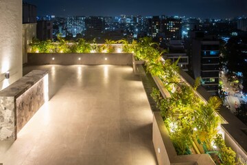 Swimming Pool in 3 BHK Apartment at Ekta Trinity, Santacruz West – for Rent