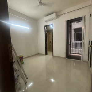 Room in 3.5 BHK Apartment at Smart World Orchard, Sector 61 – for Sale