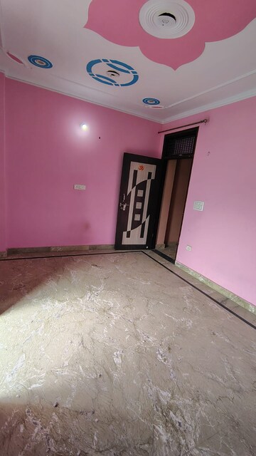 Room in 2 BHK Builder Floor at Dwarka Mor – for Rent