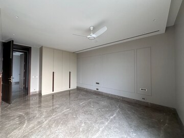 Room in 4 BHK Builder Floor at Greater Kailash ii – for Rent