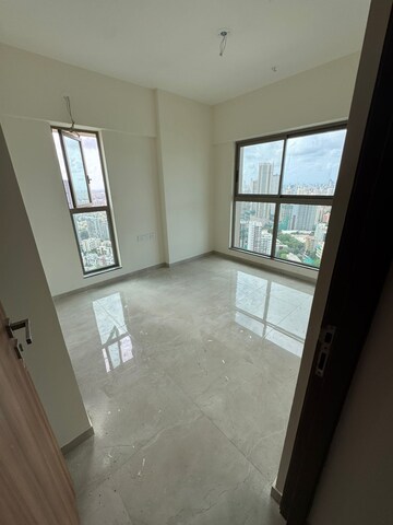 Room in 2 BHK Apartment at Rajesh Raj Infinia, Malad West – for Rent