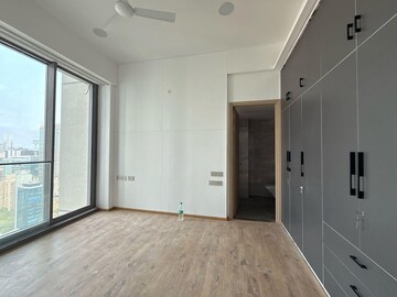Room in 4 BHK Apartment at Rustomjee Crown, Prabhadevi – for Sale
