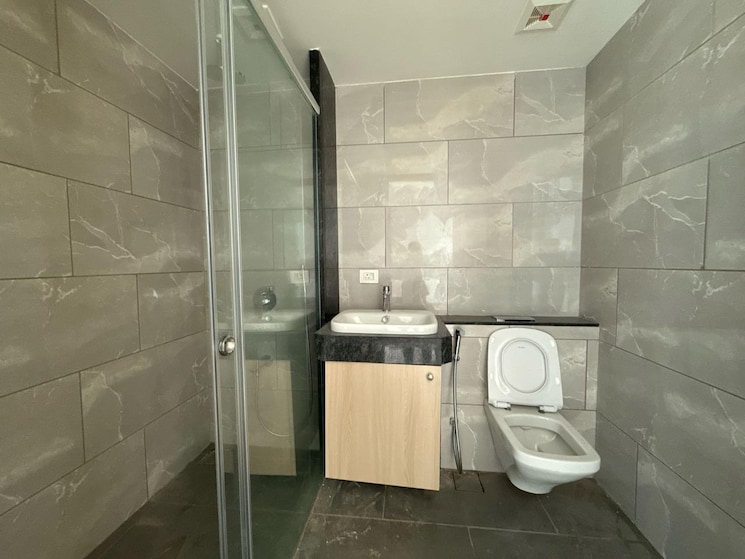 Bathroom, rustomjee-crown 4 Bedroom 2032 Sq.Ft. Apartment In Prabhadevi Mumbai 8951317