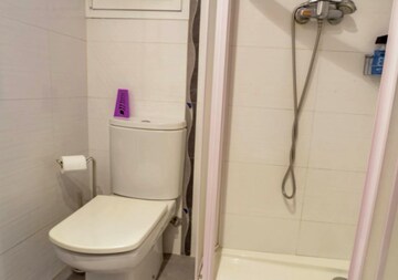 Bathroom in 4 BHK Apartment at Mulund West – for Rent