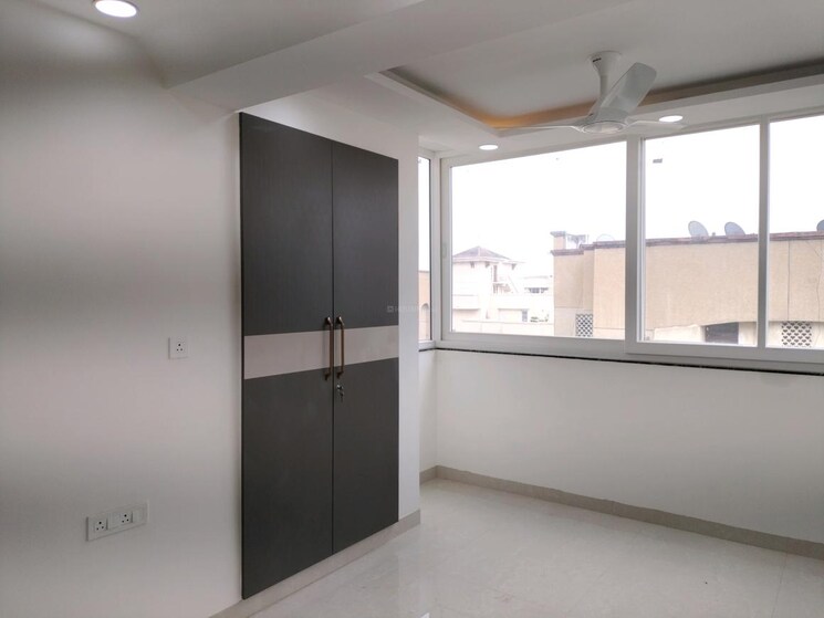 Room, sector 17 dwarka 2 Bedroom 1200 Sq.Ft. Apartment In Sector 17 Dwarka Delhi 8951388