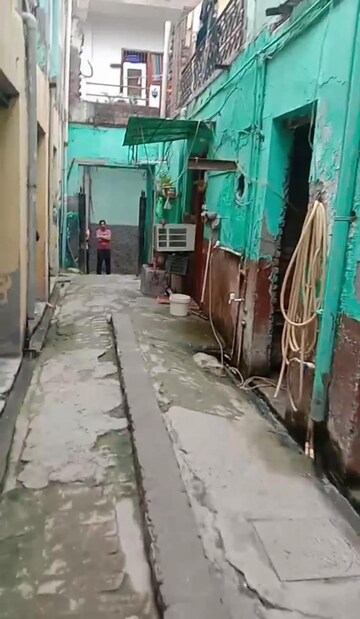 Parking in 6+ BHK Independent House at Sector 18 – for Sale