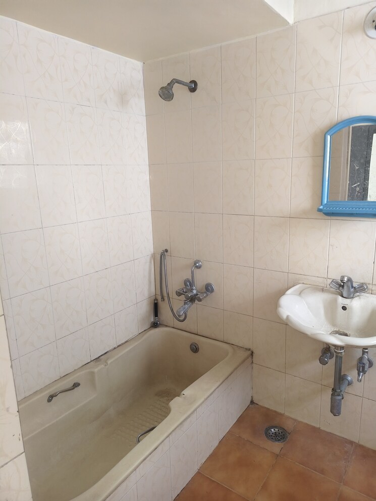 Bathroom, kumar-sankhya 2 Bedroom 1100 Sq.Ft. Apartment In Aundh Pune 8951414