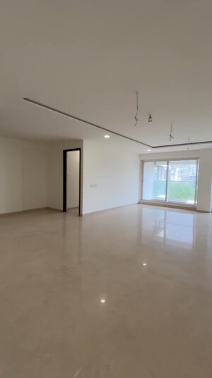 Room in 4 BHK Apartment at Ajmera Prive, Juhu – for Sale