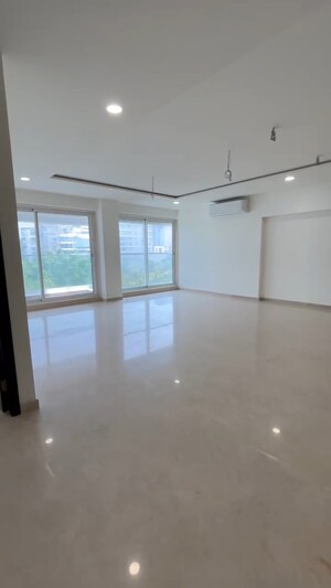 Room in 4 BHK Apartment at Ajmera Prive, Juhu – for Sale