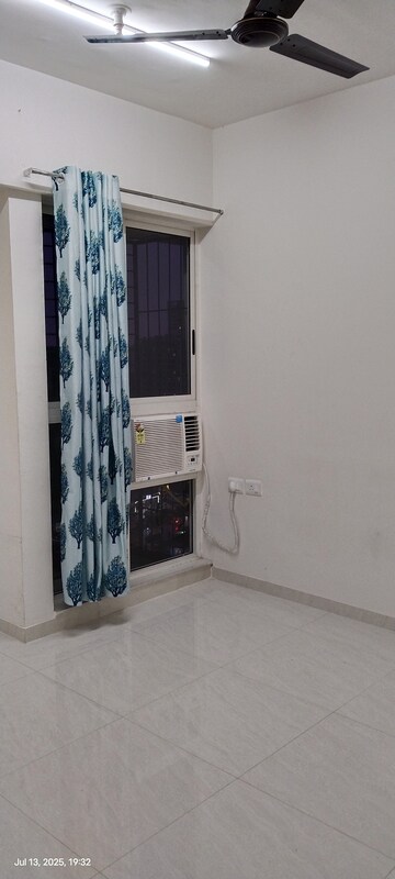 Room in 2 BHK Apartment at Lodha Crown Taloja Quality Homes, Dombivli East – for Rent