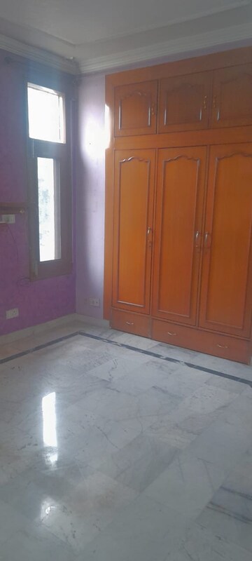 Room in 2 BHK Apartment at Surya Towers Zirakpur, Lohgarh – for Sale
