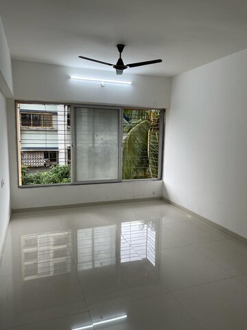 Room in 2 BHK Apartment at Je and Vee Madhuban, Malad East – for Rent