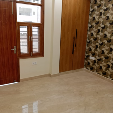 Room in 3 BHK Apartment at Bptp Park Floors ii, Sector 76 – for Rent