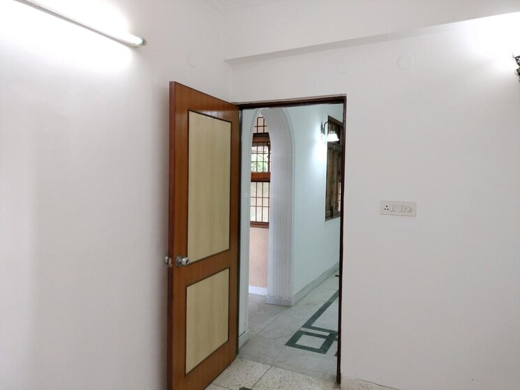 Room, sector 4 dwarka 3 Bedroom 1800 Sq.Ft. Apartment In Sector 4 Dwarka Delhi 8951442