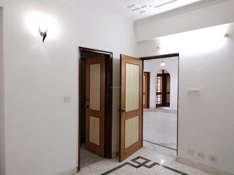 Room, sector 4 dwarka 3 Bedroom 1800 Sq.Ft. Apartment In Sector 4 Dwarka Delhi 8951442