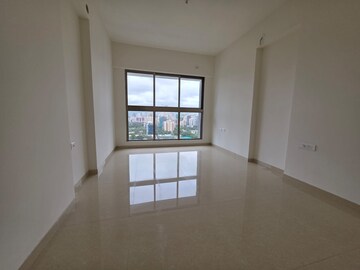 Room in 4 BHK Apartment at Raj Infinia, Malad West – for Rent